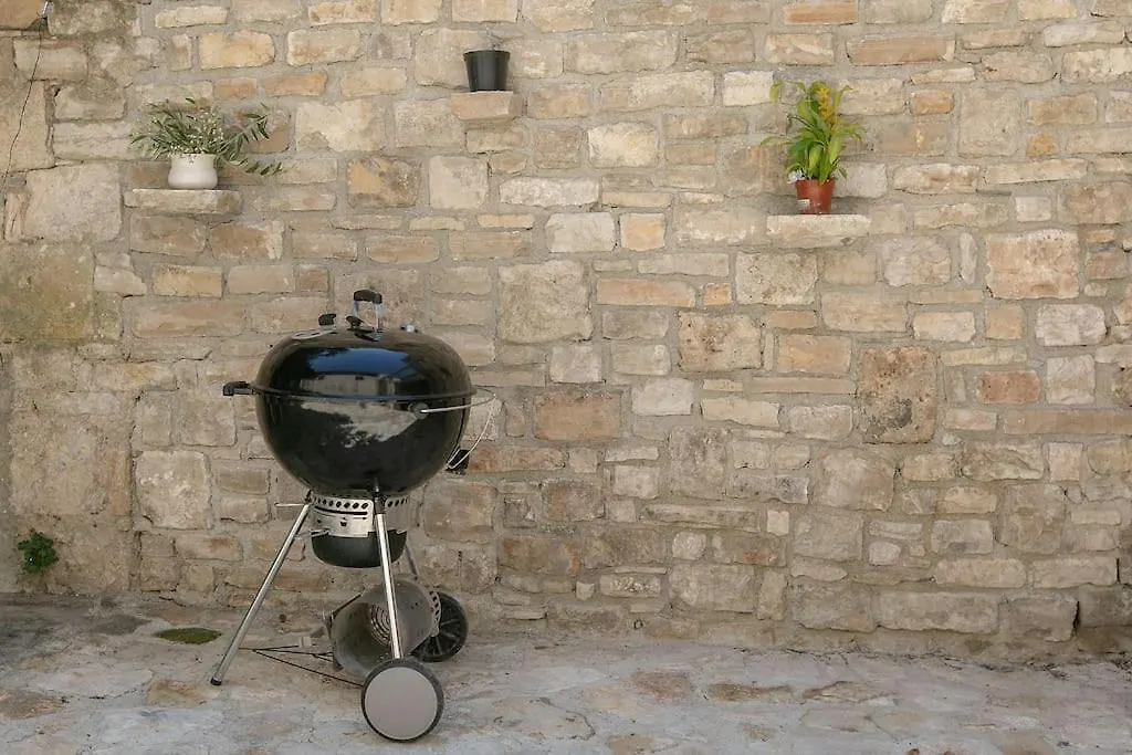 Old Town Stone House Villa Pula 0*,