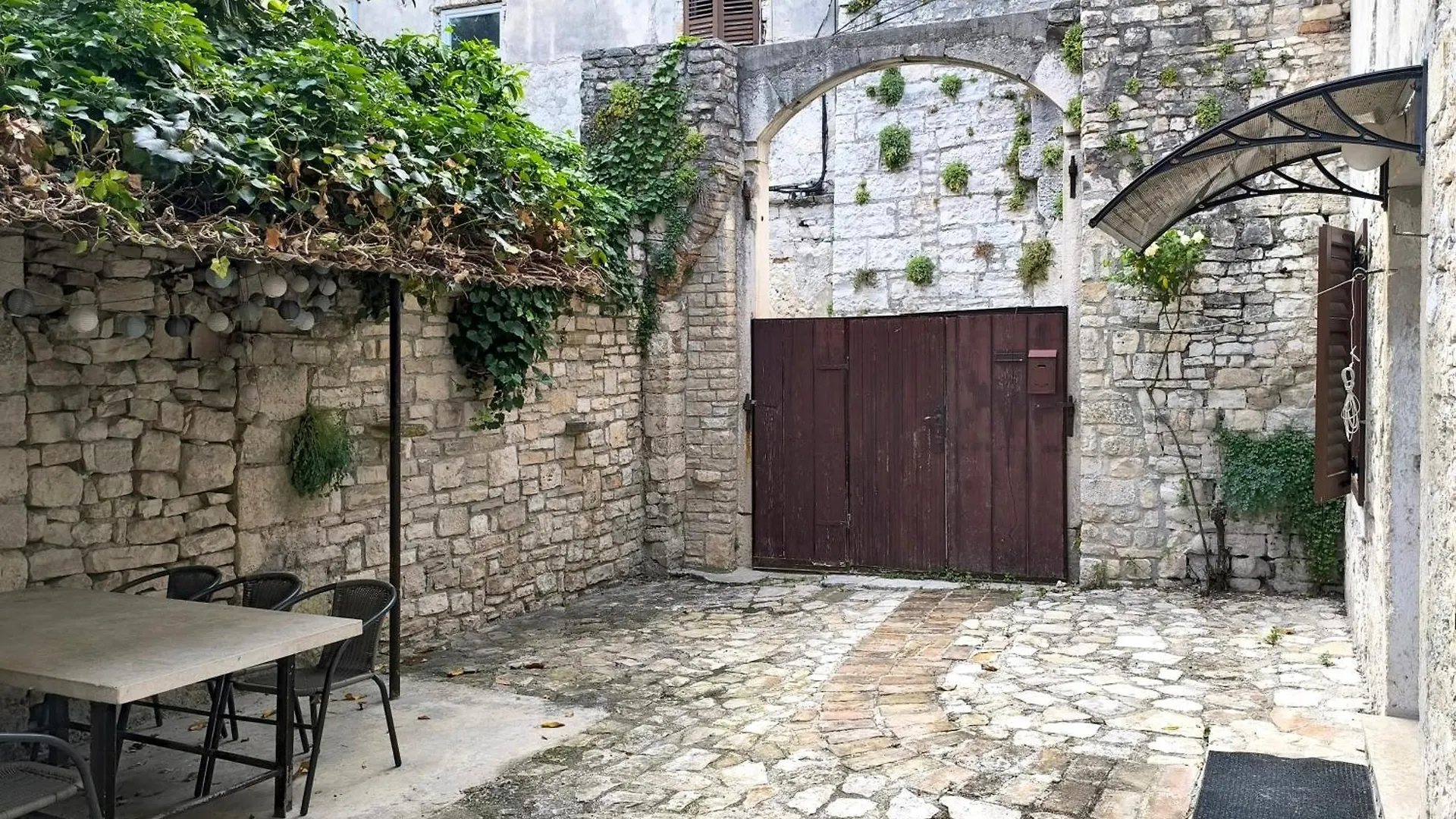 Holiday home Old Town Stone House Villa Pula
